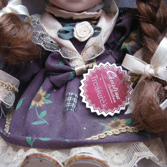 Christina Collection Victorian Porcelain Doll NIB - Picture 6 of 8